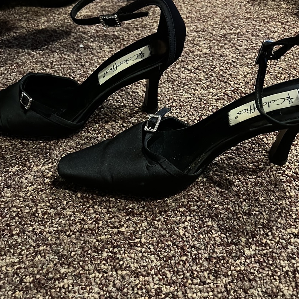 Heels - Picture 4 of 4
